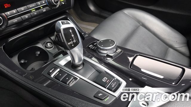 BMW 5 Series (F10) 520d 2015 — фото 9