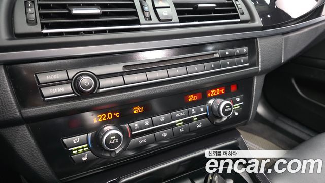 BMW 5 Series (F10) 520d 2015 — фото 16