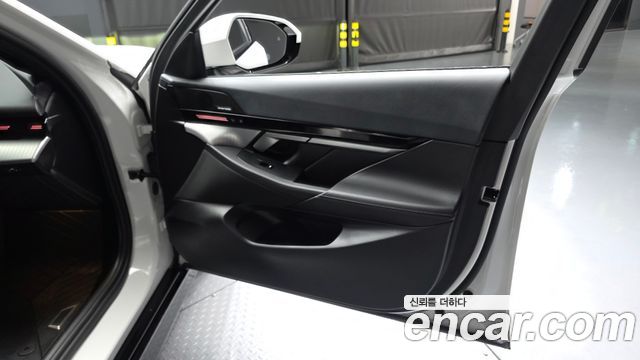 BMW 5 Series (G60) 520i M Sport 2024 — фото 24