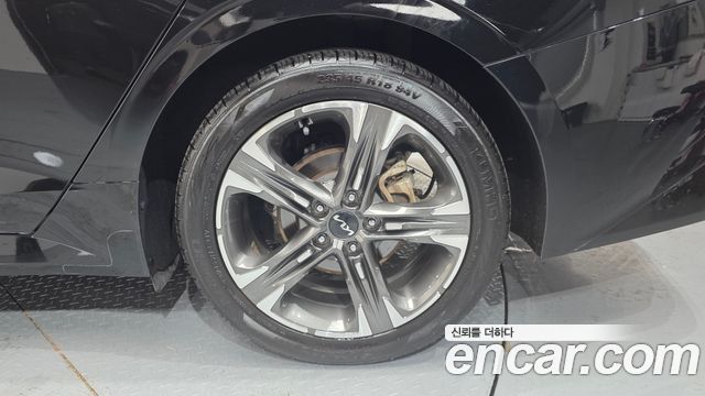 Kia K5 (III) 2.0 Prestige 2023 — фото 27