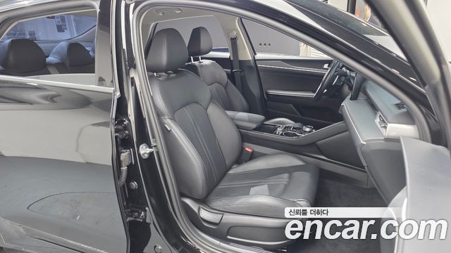 Kia K5 (III) 2.0 Prestige 2023 — фото 32