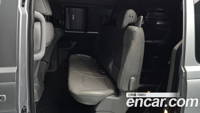 Hyundai Grand Starex Van 5-Seater Modern 2021 — фото 11