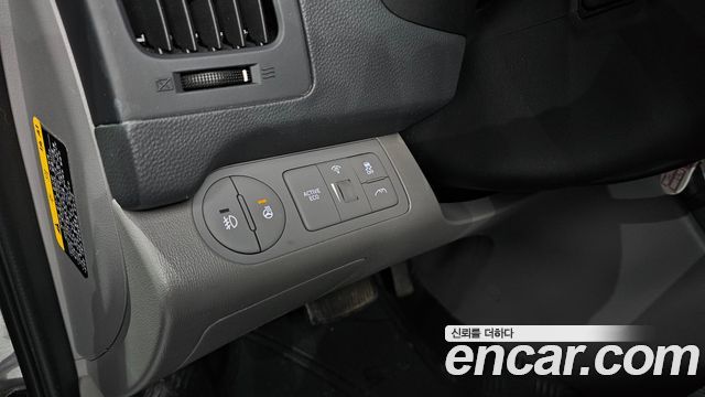 Hyundai Grand Starex Van 5-Seater Modern 2021 — фото 18