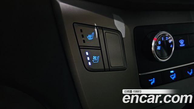 Hyundai Grand Starex Van 5-Seater Modern 2021 — фото 19