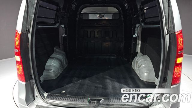 Hyundai Grand Starex Van 5-Seater Modern 2021 — фото 20