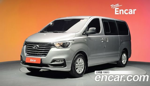 Hyundai Grand Starex Van 5-Seater Modern