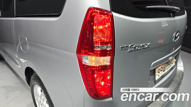 Hyundai Grand Starex Van 5-Seater Modern 2021 — фото 23