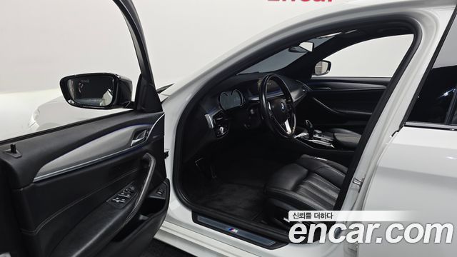 BMW 5 Series (G30) 520d M Sport package 2017 — фото 10