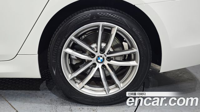 BMW 5 Series (G30) 520d M Sport package 2017 — фото 27