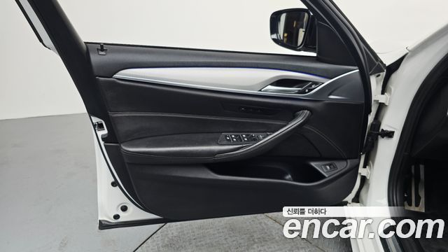 BMW 5 Series (G30) 520d M Sport package 2017 — фото 30