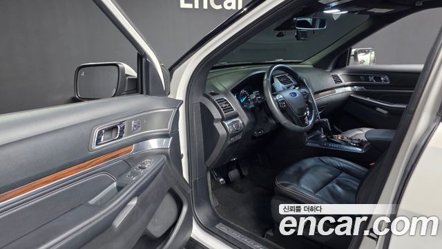 Ford Explorer 3.5 Limited 4WD 5th 2017 — фото 10