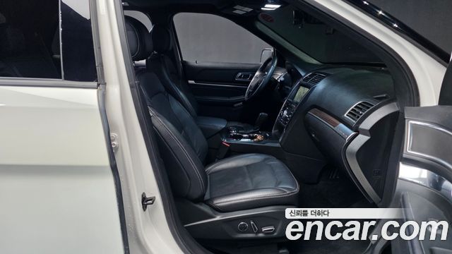 Ford Explorer 3.5 Limited 4WD 5th 2017 — фото 11