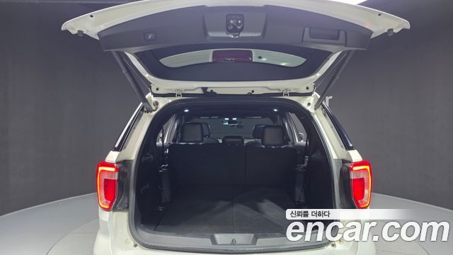 Ford Explorer 3.5 Limited 4WD 5th 2017 — фото 20