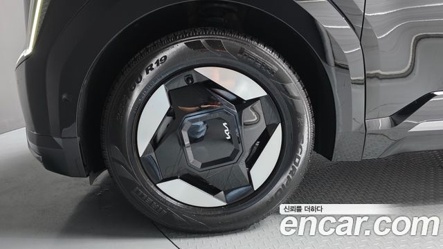 Kia EV9 Long Range 4WD Earth 2024 — фото 5