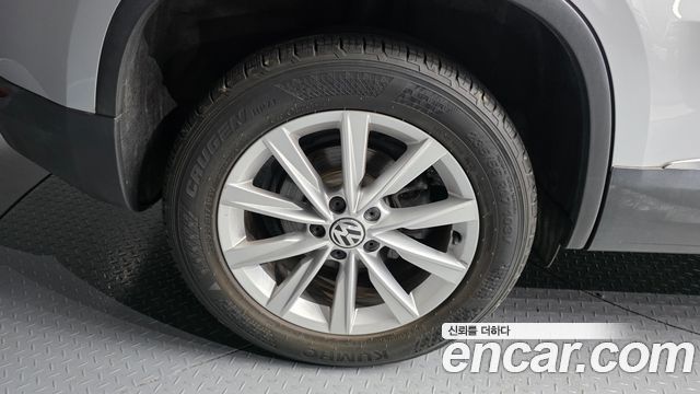 Volkswagen Tiguan 2.0 TDI Comfort 5N 2015 — фото 5