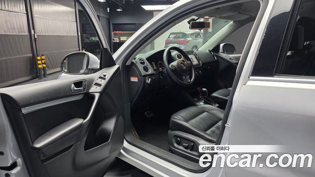 Volkswagen Tiguan 2.0 TDI Comfort 5N 2015 — фото 10