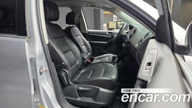 Volkswagen Tiguan 2.0 TDI Comfort 5N 2015 — фото 11