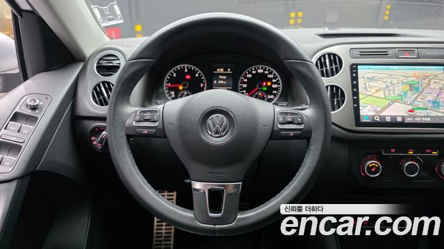 Volkswagen Tiguan 2.0 TDI Comfort 5N 2015 — фото 13