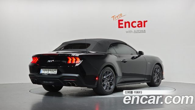 Ford Mustang (VII) 5.0 GT Premium Convertible 2024 — фото 2