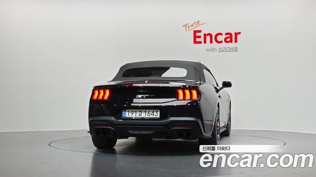 Ford Mustang (VII) 5.0 GT Premium Convertible 2024 — фото 4