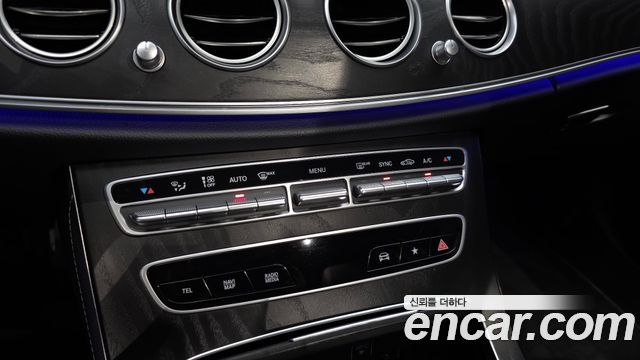 Mercedes-Benz E-Class (W213) E250 AMG Line 2023 — фото 27