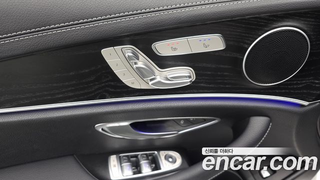Mercedes-Benz E-Class (W213) E250 AMG Line 2023 — фото 28