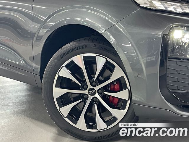 Audi Q3 (FJ) TFSI Quattro S Line Black Edition 2026 — фото 9