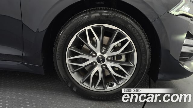 Kia K5 (III) 2.0 Prestige 2022 — фото 21