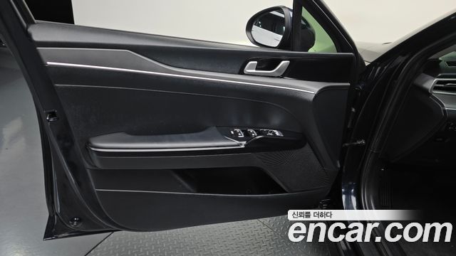 Kia K5 (III) 2.0 Prestige 2022 — фото 24