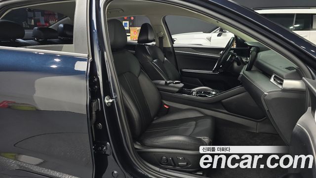 Kia K5 (III) 2.0 Prestige 2022 — фото 26