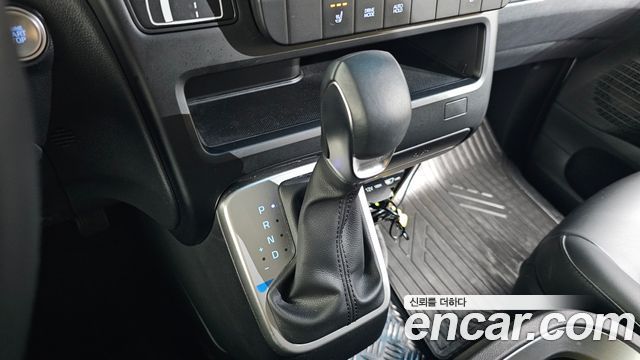 Hyundai Staria Cargo 5-Seater Modern 2022 — фото 9