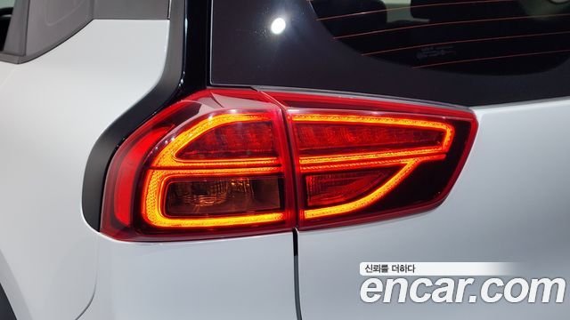 Kia Niro Plus Earth 2024 — фото 23