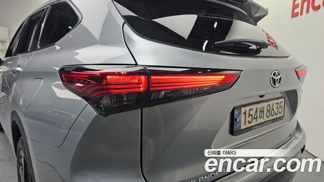 Toyota Highlander (IV) 2.5 4WD Limited 2023 — фото 23