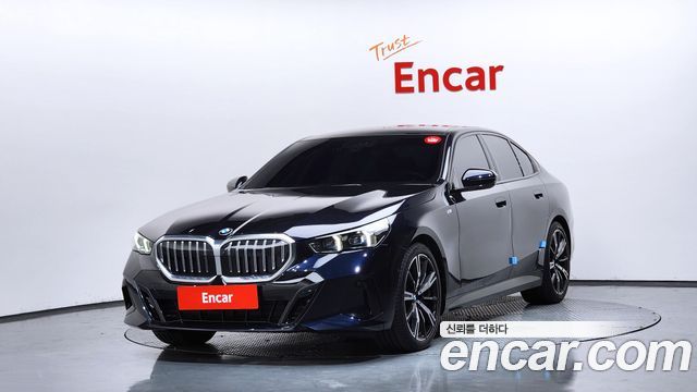 BMW 5 Series (G60) 530i xDrive M Sport 2024 — фото 1