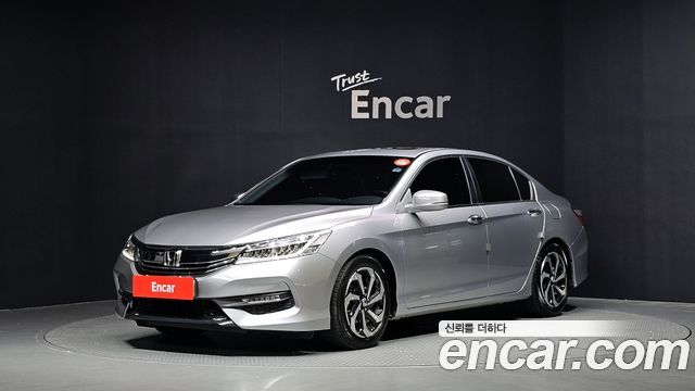 Honda Accord 2.4 9th 2017 — фото 1