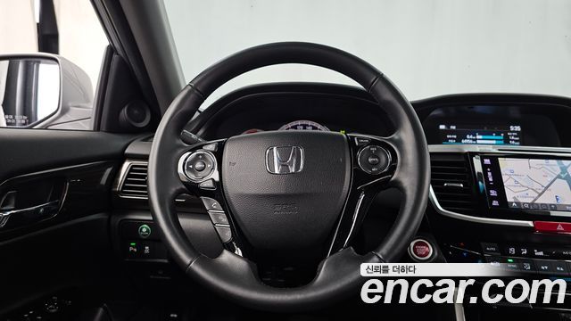 Honda Accord 2.4 9th 2017 — фото 13