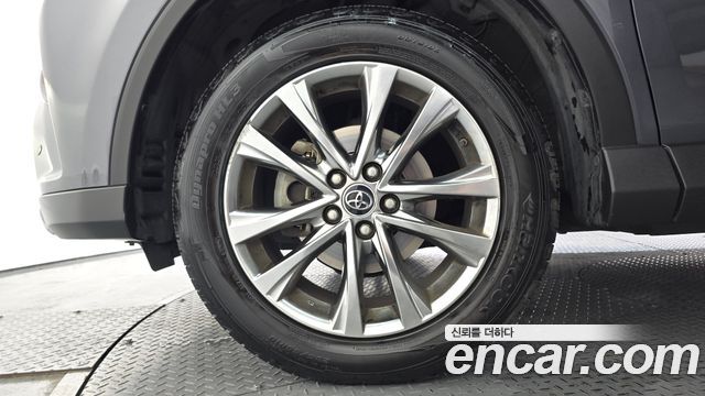Toyota RAV4 2.5 2WD 4th 2017 — фото 5