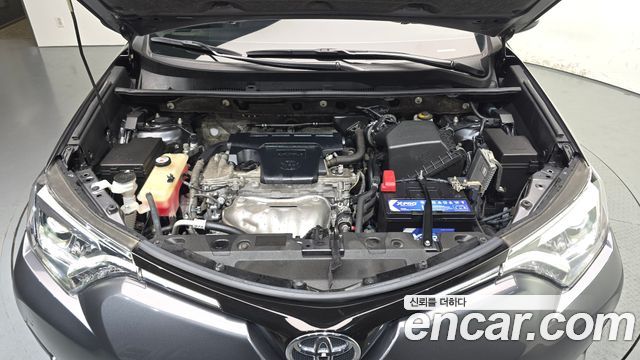 Toyota RAV4 2.5 2WD 4th 2017 — фото 6