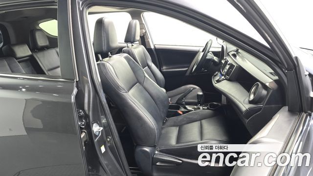 Toyota RAV4 2.5 2WD 4th 2017 — фото 12