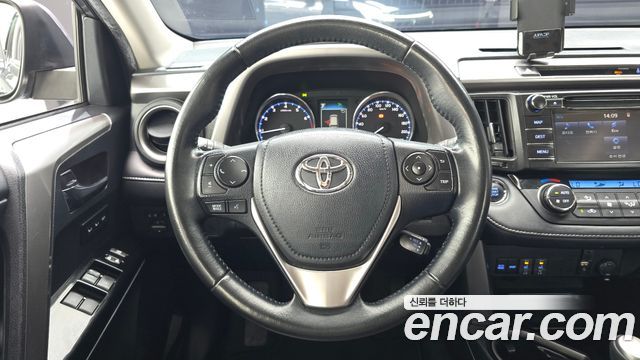 Toyota RAV4 2.5 2WD 4th 2017 — фото 13