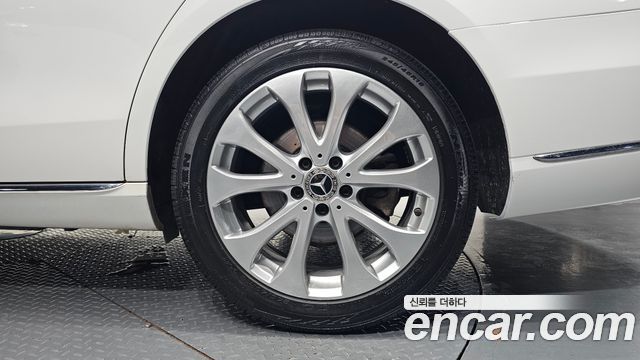 Mercedes-Benz E-Class (W213) E220d Exclusive 2019 — фото 21