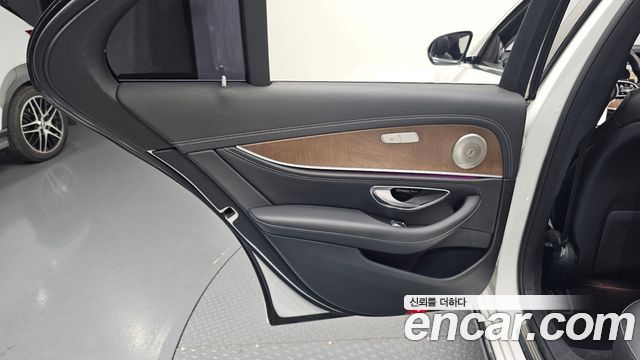 Mercedes-Benz E-Class (W213) E220d Exclusive 2019 — фото 25