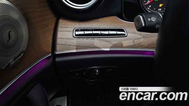 Mercedes-Benz E-Class (W213) E220d Exclusive 2019 — фото 28