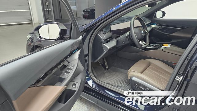 BMW 5 Series (G60) 520i M Sport 2024 — фото 10