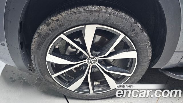 Volkswagen Atlas 2.0 TSI R-LINE 7-Seater 2025 — фото 5