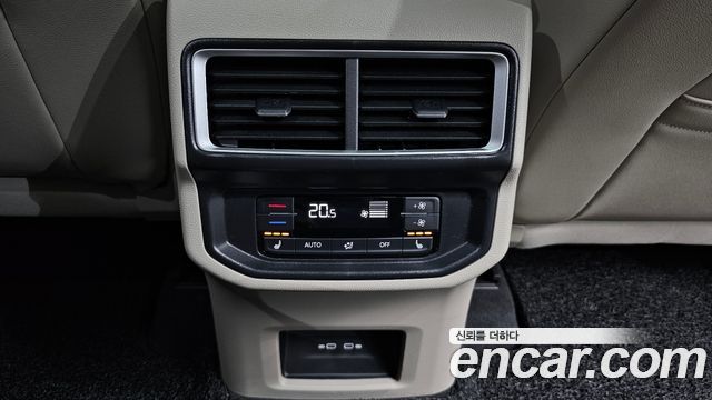 Volkswagen Atlas 2.0 TSI R-LINE 7-Seater 2025 — фото 17