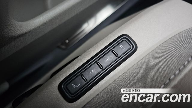 Volkswagen Atlas 2.0 TSI R-LINE 7-Seater 2025 — фото 28