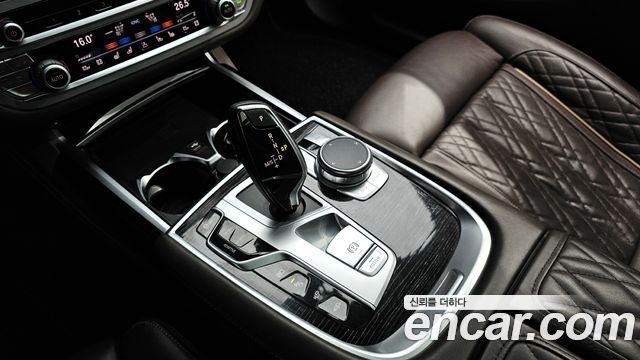BMW 7 Series (G11) 745e iPerformance M Sport 2020 — фото 9