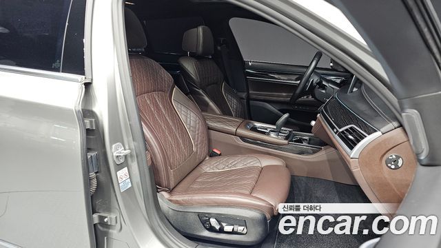 BMW 7 Series (G11) 745e iPerformance M Sport 2020 — фото 11