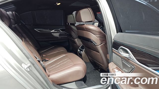 BMW 7 Series (G11) 745e iPerformance M Sport 2020 — фото 12